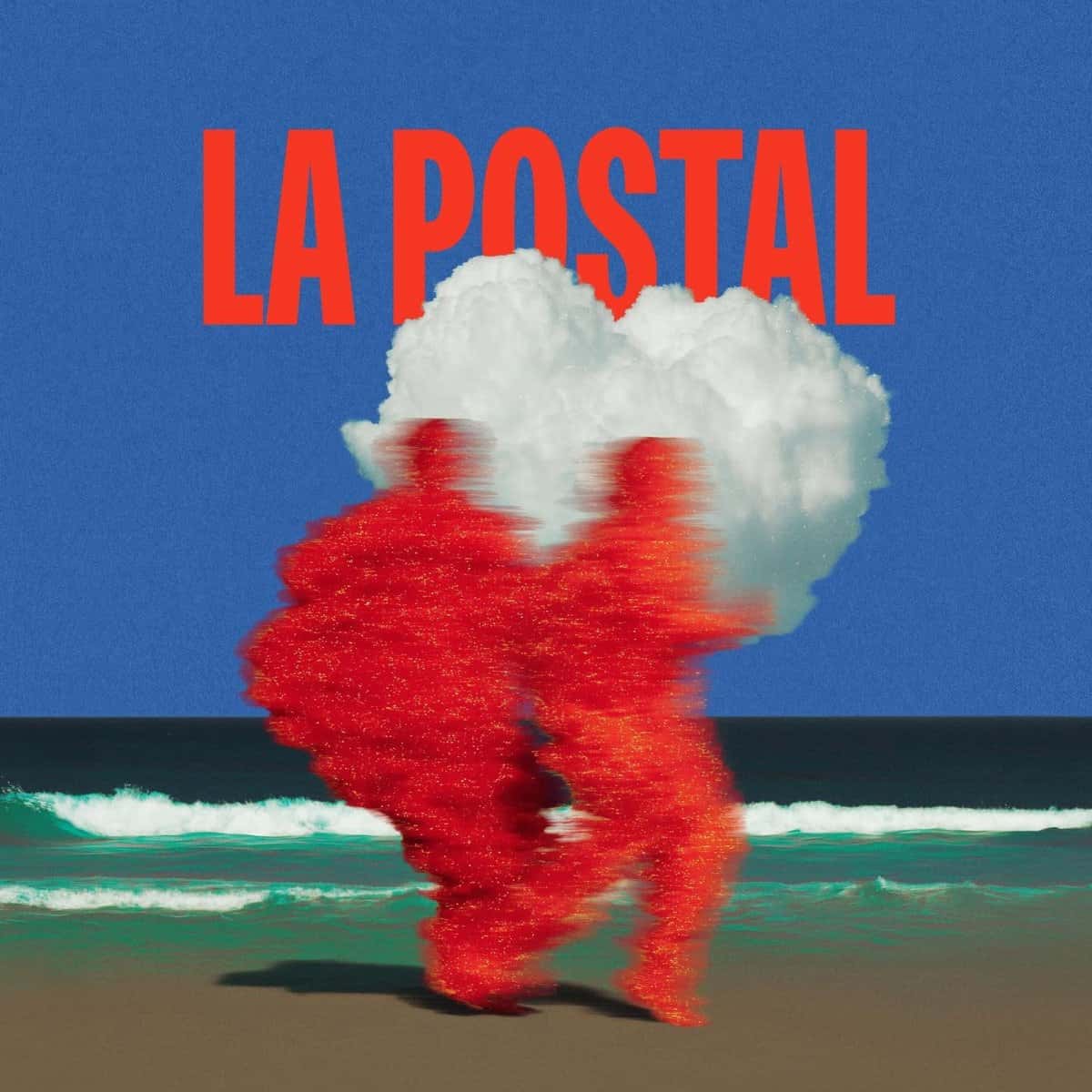 Portada de «La Postal», de Daddy Yankee: dos figuras rojas y borrosas caminan por una playa frente al mar, con una nube blanca detrás y el título en letras rojas sobre un cielo azul