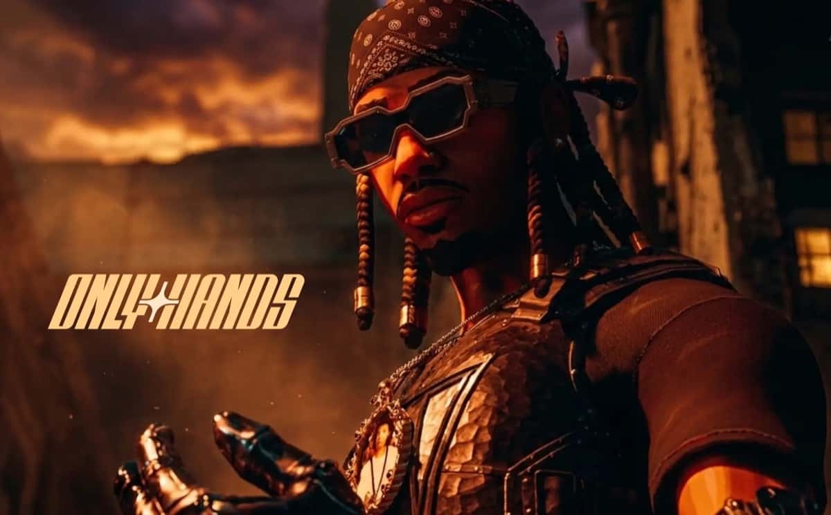 Personaje de Metro Boomin en OnlyHands: bandana con estampado paisley, anteojos oscuros de marco anguloso, trenzas con cuentas metálicas y chaleco negro, con el logo del juego a la izquierda y un cielo naranja de atardecer detrás