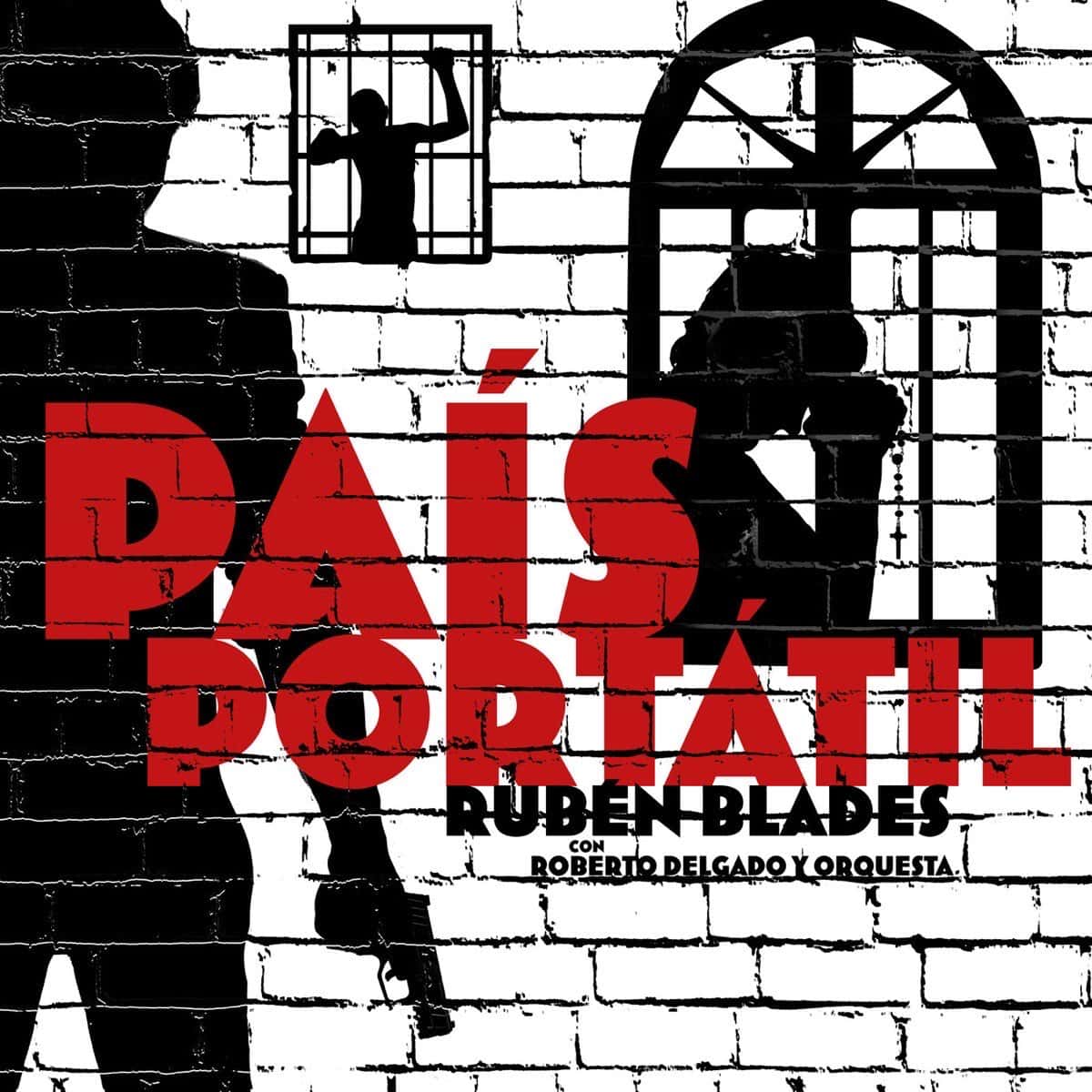 Portada de «País portátil», de Rubén Blades con Roberto Delgado y Orquesta: el título en letras rojas sobre una pared de ladrillos blancos, con siluetas negras de personas y una ventana con rejas