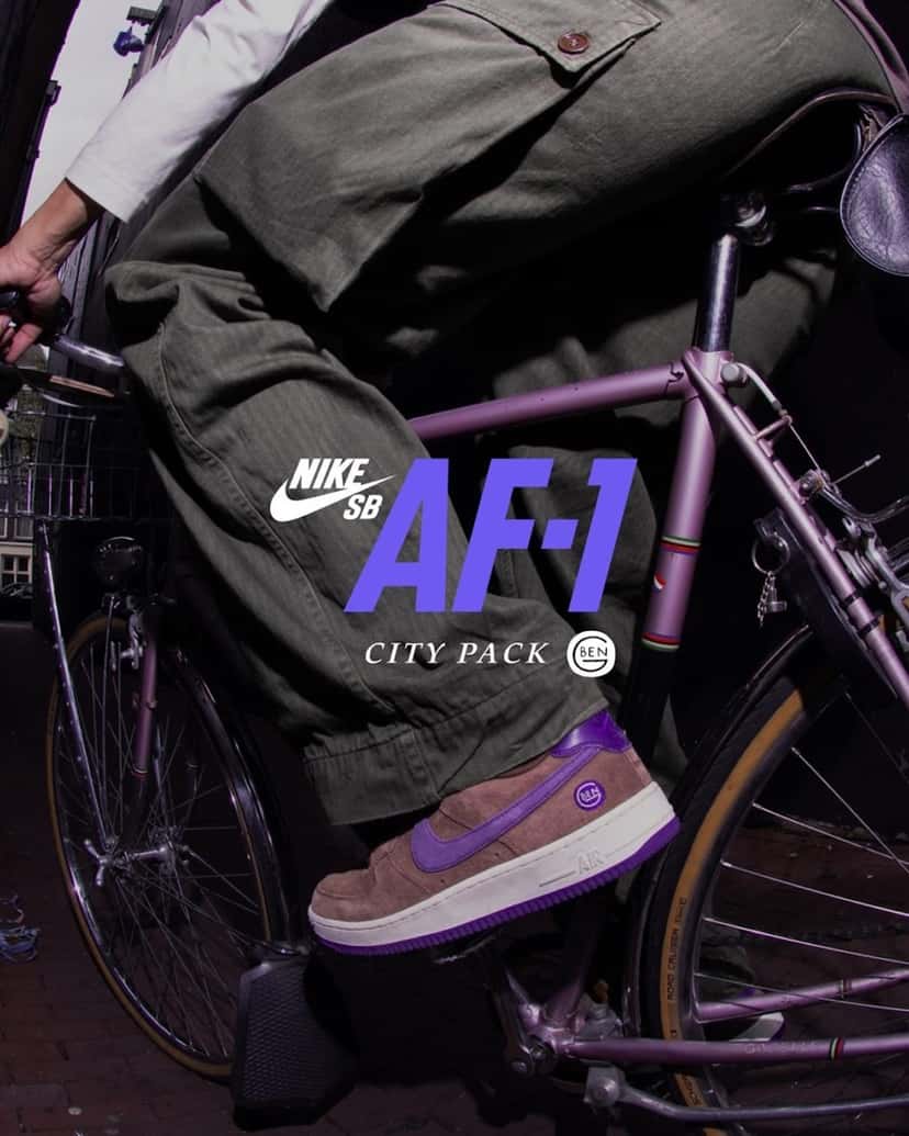 Campaña del Nike SB Air Force 1 City Pack de Ben-G: un skater en bicicleta violeta por Ámsterdam con las zapatillas de gamuza marrón, Swoosh y suela violeta y logo redondo de Ben-G en el talón, con el logo de Nike SB AF-1 City Pack sobreimpreso